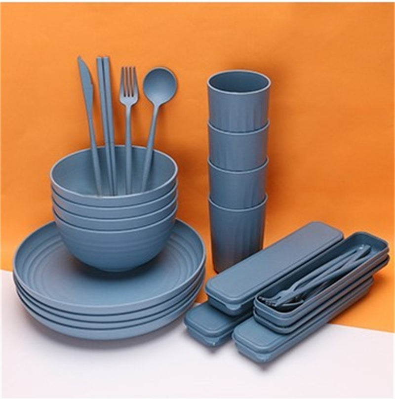 CONJUNTO de utensílios de mesa RAVY. Praticidade no seu lar.