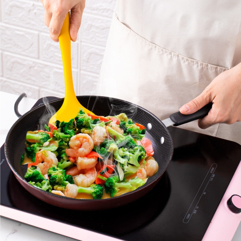 Conjunto de utensílios de cozinha se silicone.