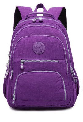 Mochilas Escolares!" Com uma variedade de cores e padrões, nossas mochilas escolares permitem que os alunos expressem sua individualidade com confiança.