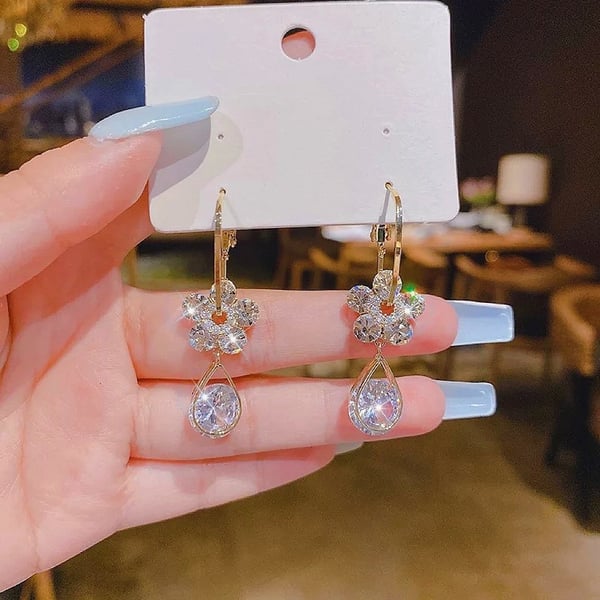 BRINCOS ✨ FLOWER CRYSTAL EARRINGS✨