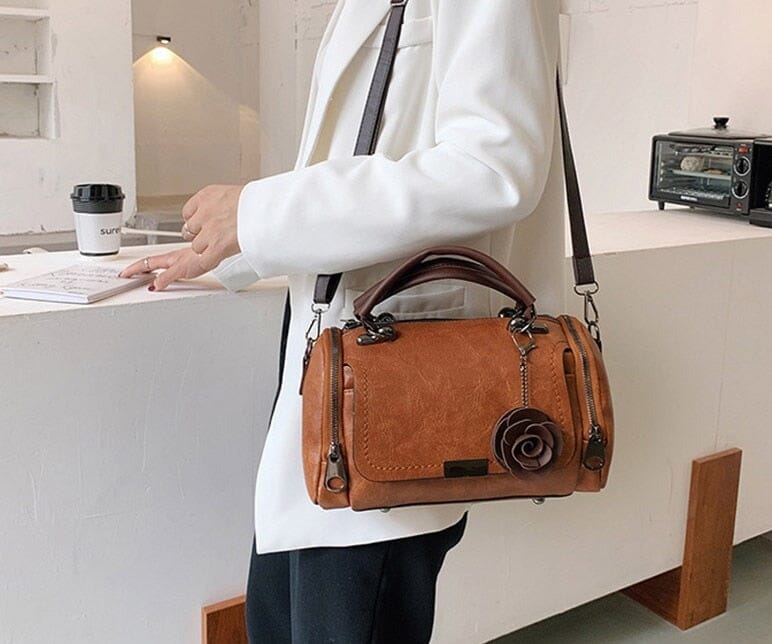 Bolsa de ombro LAURA.  Bolsa mensageiro PU, nova moda, 2023.